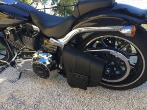 Sacoche Myleatherbikes Softail Breakout (37)